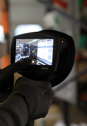 How to detect compressed air leaks with the FLIR Si124